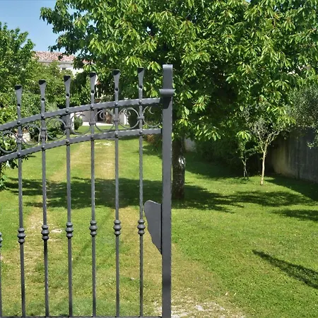 Holiday home Kuca Za Odmor Gino Sajini